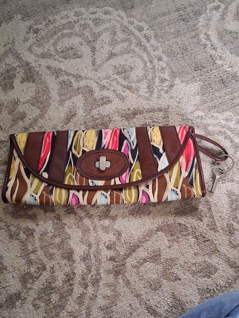 Fossil Julianne Clutch in Multicolor Pattern RARE
